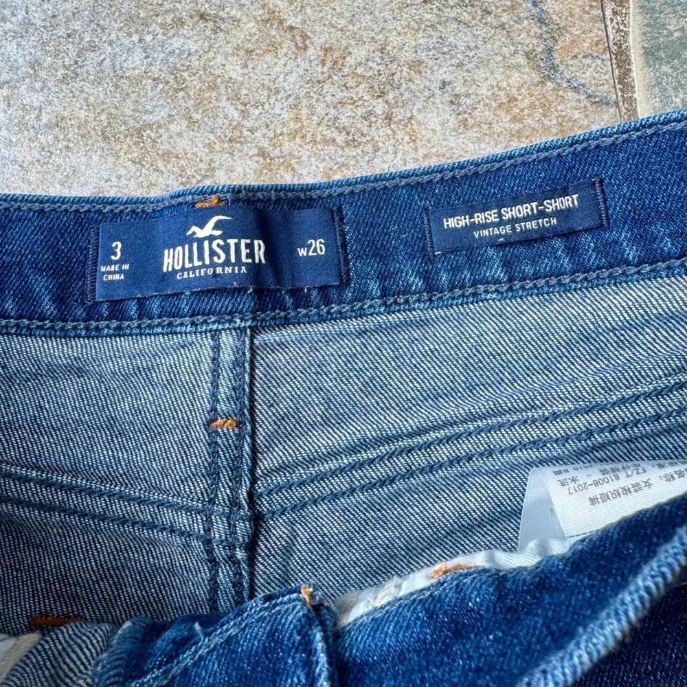 Y2K Hollister High-Rise Short-Shorts | Size 3 | Dark Wash with Frayed Cuff‎
